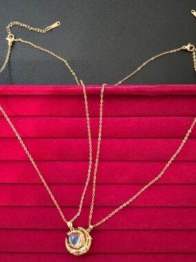 Set Of 2 Magnetic Couple Matching Necklace Crescent Moon Pendant W/  Zircon B06